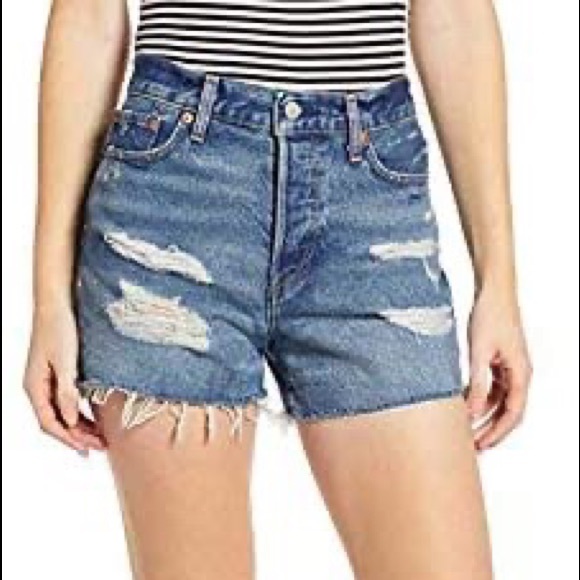 Levi’s Wedgie Denim Short - Picture 1 of 4